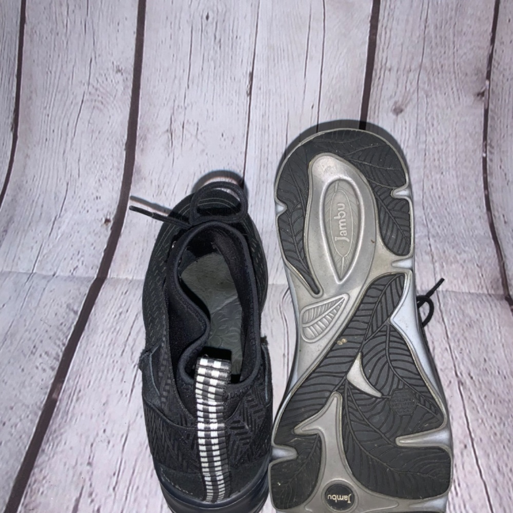 Jambu Booties - Picture 8 of 9